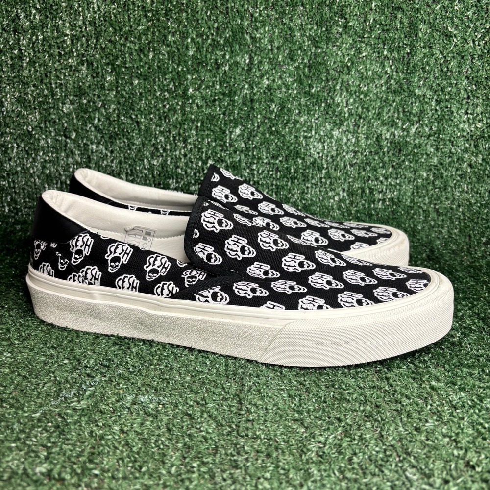 NEW Straye Ventura Sesh Skull Canvas Skateboarding Slip On Sneakers Black Men 12